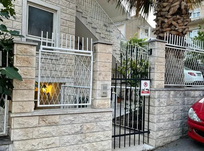 Lovely Apartment In Split, Close To All Attractions