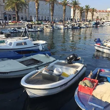 Lovely Apartment In Split, Close To All Attractions Exterior photo